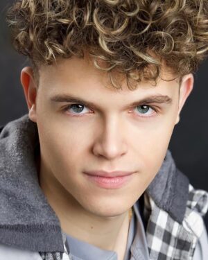 Jake Katzman Instagram - Some headshots by the talented @lisalynnphotodesign More to come….
.
.
.
.
.
.
#headshots #teen #actor #model #singer #songwriter #fashion #style