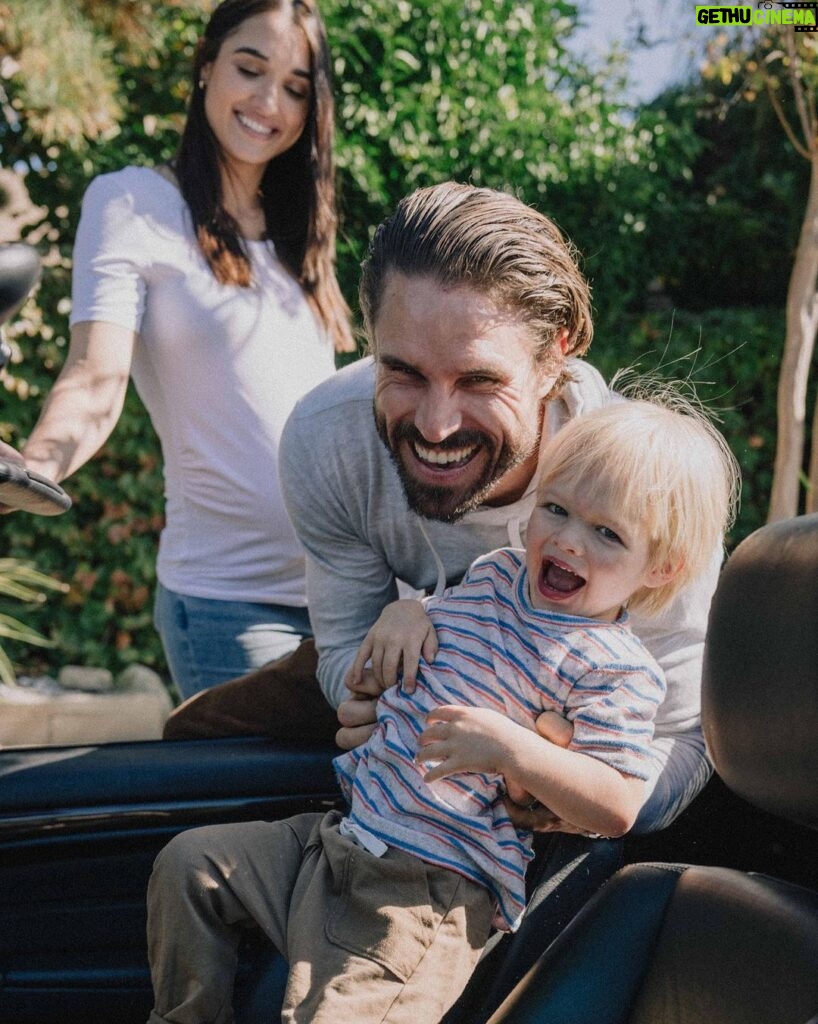 James William O'Halloran Instagram - Don’t work with children or animals? Such rules don’t apply to gurus like @michaelhartwich who captured these treasured moments. ❤️ Los Angeles, California