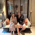 Jane Hall Instagram - Camels and high tea with @thecrazybull. Unusual, yet highly lux combo…. At @babalshamshotel for @luxury.escapes ❤️❤️❤️