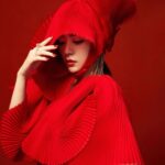 Jane Zhang Instagram - 🙋：“靓颖，你今天这身衣服看起来很特别，有什么寓意吗？” (#^.^#)：“嗯🧐………💡😘祝大家百折不挠”😂😂😂 ​​​