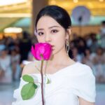 Jane Zhang Instagram – 参加在三亚的兰蔻免税活动—兰蔻菁纯奢享之旅，阳光，海风，美颜，还有#兰蔻菁纯面霜 ，让全天保持最美的高光时刻！#兰蔻美肤伴旅