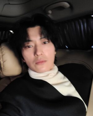 Jang Seung-jo Instagram - #오랜만에#보민실장st#혜나#해삼#송화
만나서~
#스케쥴가는길