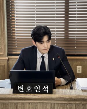 Jang Seung-jo Instagram - #남이될수있을까 
#구은범
#2023.1
#많관부❤️
#ENA