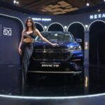 Janhvi Kapoor Instagram - Glamorous fusion of fashion and innovation! Where elegance meets the league of extraordinary, Invicto in this captivating NEXA show. #NEXA #NEXALifestyle #LakmeFashionWeek #LFW2023 #LFW #NEXAxLFW2023 #CreateInspire #LeagueOfExtraordinary