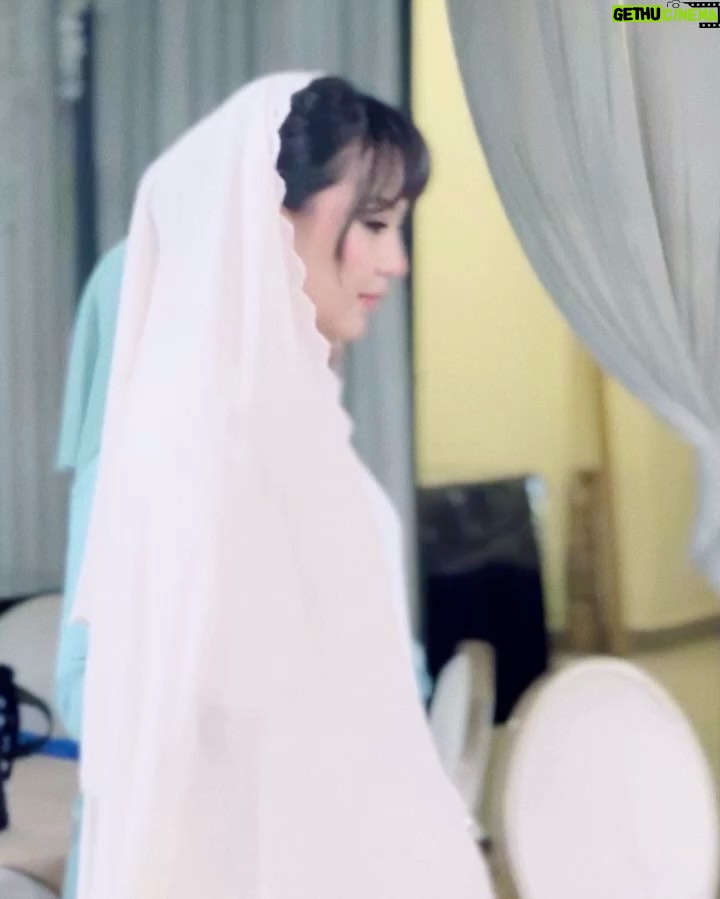 Janna Nick Instagram - بِسْمِ اللهِ الرَّحْمٰنِ الرَّحِيْمِ Lara & Zafir Selamat di ijabkabulkan Semoga tabah melayari bahtera perkahwinan. The calm before the storm ☔️ ( swipe left to see hadiah kahwin) #bukanputerilindunganbulan