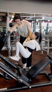 Jannat Zubair Rahmani Instagram - Locha e ulfat 🥹 📍 @goldsgymkandivaliwest
