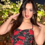 Jannat Zubair Rahmani Instagram - Blessed, pretty and out of the mix ;)