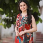 Jannatul Ferdous Oishee Instagram - Once you're on the stage where your courage for which you struggled so much, builds the passion in you, you've probably won more battles than what the world has seen. Wearing @meherofficials