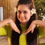 Jannatul Ferdous Oishee Instagram - কাঠগোলাপের সাদার মায়া মিশিয়ে দিয়ে ভাবি আবছা নীল তোমার লাগে ভালো