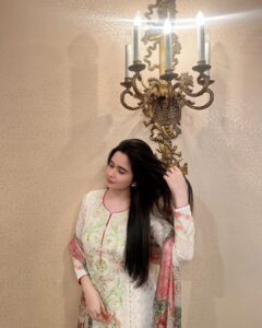 Jannatul Ferdous Oishee Instagram - Ending up the day with gratitude in heart and love for all. Thanks to all the audience who made the first show of my film 