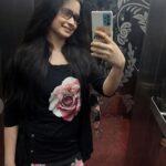 Jannatul Ferdous Oishee Instagram - Stuck in the elevator? Don't panic, take some mirror selfies.