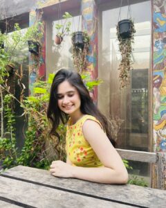 Jannatul Ferdous Oishee Instagram - When the world is so dark for you, the sky falls right on you, know it will lift back up....taking you. PC: @fardin_bayezid_production