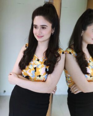 Jannatul Ferdous Oishee Instagram - Let's keep it simple 😉

PC: @rumman_rashid_khan