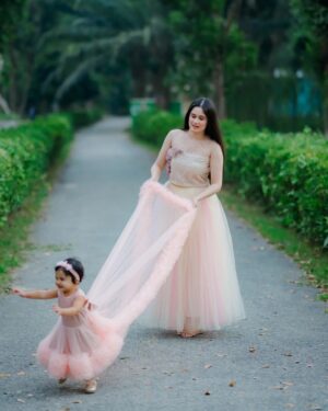Jannatul Ferdous Oishee Instagram - My angel, you are the most beautiful thing in the world to me.
MashaAllah, Alhamdulillah. 
#niece

Baby's outfit by @meherofficials
My outfit by @fardin_bayezid_production