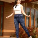 Jannatul Ferdous Oishee Instagram - Don't let gravity hold you down. 📸@nayemphotographyofficial