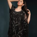 Jannatul Ferdous Oishee Instagram - "Glamour looks eloquent but seldom talks"- Mason Cooley Wearing @meherofficials Makeover by @samina_sara.official at @elegant_makeover