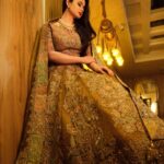 Jannatul Ferdous Oishee Instagram - Basking the warmth of my golden glow. Wardrobe @meherofficials Makeover @elegant_makeover