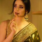 Jannatul Ferdous Oishee Instagram - Those memories, I want to write down. Half of me throws cries, for half of me wants to own. Wearing @meherofficials Makeover by @elegant_makeover