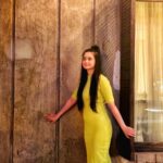 Jannatul Ferdous Oishee Instagram - কাঠগোলাপের সাদার মায়া মিশিয়ে দিয়ে ভাবি আবছা নীল তোমার লাগে ভালো