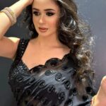 Jannatul Ferdous Oishee Instagram - Beyond own form 🖤 Wearing @meherofficials Makeover by @samina_sara.official at @elegant_makeover