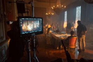 Jannik Schümann Instagram - Ich habe heute ein paar Behind the Scenes - Fotos für euren Nikolausschuh 🎅🏼

Danke an @armandsvirbulis für diese tollen Erinnerungsbilder! 🫶🏼

Habt ihr die 3. Staffel schon durch? Wie gefällt sie euch?

@rtlplus @sisi.rtl