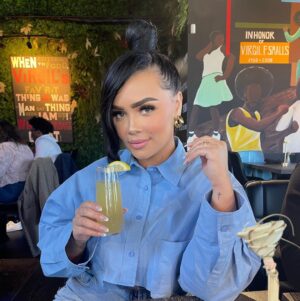Jasmine Davis Instagram - Cheers to my new feature with @rollingout —God has given me the type of favor I could never take credit for. 🙏🏼🙌🏼

Thank you @iamcalexandra for the opportunity to share my story on @rollingout . It truly means the world to me🥹

Sometimes it’s so hard to keeping going as a content creator. But I’m so appreciative to everyone who shares this little corner of the internet with me. I love y’all, frfr 🫶🏼

👉🏼S W I P E👉🏼 for the feature.