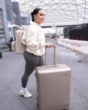 Jasmine Davis Instagram - #monostravel Now a days, I’m traveling almost 2-3 weeks out of the month which means I have to keep a super stylish but durable luggage set on hand. 
 
With @monostravel — their wide array of premium luggage options check all the boxes. 

From its minimalistic + modern aesthetic to the durable polycarbonate shell, #MonosTravelCompanion is my go-to set for all travel occasions.

The backpack is also super neat because I can organize my snacks, cameras and laptop into different compartments with ease!