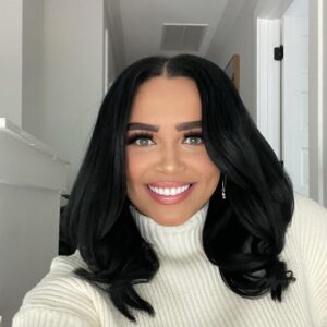 Jasmine Davis Instagram - mini november dump—like real mini 🦃

hair by @canvasbymo (cause y’all always in my DMs asking) 🤣

>swipe to the end to laugh 😭