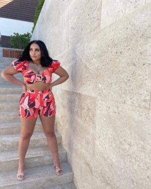Jasmine Davis Instagram - peace of mind over everything 🌴

set: @divaboutiqueonline_
