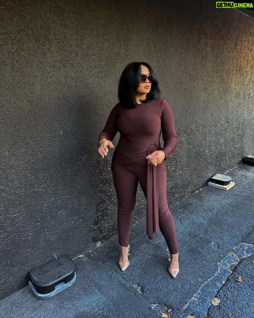 Jasmine Davis Instagram - never in plain sight 🔎 @fashionnovacurve Atlanta, Georgia