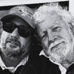 Jason Chicandier Instagram - Les 8 et 9 décembre nous serons à Thonon les bains avec mon Joël ! Joel c’est mon père, mon frère, mon oncle, mon ami surtout ! Celui qui te dit « Garde ta ligne éditoriale ma poule, tu as raison et laisse les pousse-mégots parler ! Tu as le dos large et le cul presque propre ! ». Ce seront les premières de mon nouveau spectacle « La 9ème vie du chat ». Je stresse comme avant ma première colo ! Joel sera à côté, ouvrant des huîtres et devisant sur le monde. Quand il est là, tout va bien ! Il ne reste plus trop de places mais pour les dernières, voici le mail de demandes de places : lemillesimedescopains@gmail.com Des milliers de baisers sur vos boules de Noël. 🎄 @dupuchjoel