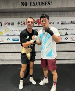 Jason Moloney Instagram - Awesome first sparring session done with former World Champion @tomokikameda over here in Osaka, Japan 🇯🇵
Going to be a great 3 weeks of training, perfect preparation for my World Title 🏆