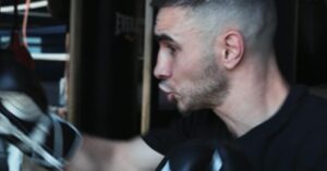 Jason Moloney Instagram - “My favourite thing about being an athlete with Athletic Sport is that it’s a one stop shop for all the products that I love to take… from the capsules, creatine, protein, pre workout, all under the one brand and I know that I love and can trust” - Andrew Moloney 

Champions aren’t born, they’re trained 🙏🏼 We’re stoked to have WBO World Champion @jasonmoloney and Former WBA World Champion @andrewmoloney on the team 🥊