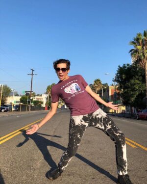 Jason Roy Instagram - Beetlejuice Beetlejuice.... PAPA ROACH? @famousinreal.life #sponsored Hey HAIM i can stroll through the middle of Ventura Blvd too
.
.
. 
#famousinreallife #brandsnob #ad #beetlejuice  #venturablvd #thanksjackie #youcantusethatword #bb17 #bbott #bb20 #thesepants #willneverdie