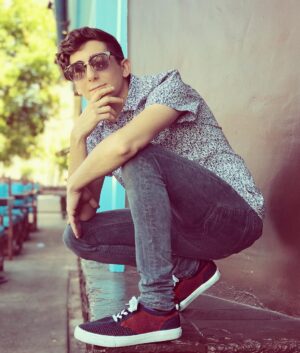 Jason Roy Instagram - Thanks for the hookup @originalpenguin! These shoes are 👌🔥 #sponsored
.
.
.
. 📷 @andreamunoz219 #originalpenguin #mensshoes #freshkicks #isthatstillathing #piggiesonfleek #bb20 #bb17 #bbott