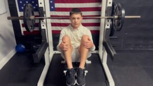 Javon Walton Instagram - Getting 135lbs for 8 on bench…sitting at 118lbs body weight 😈🦾