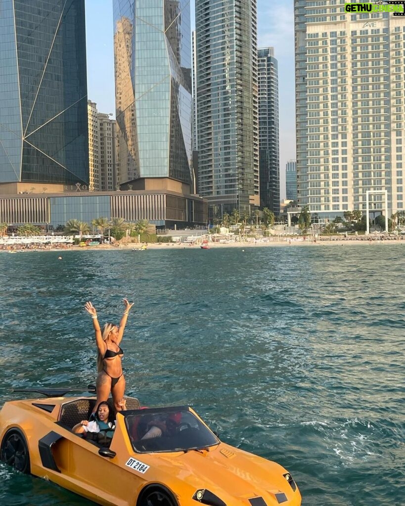 Jayda Cheaves Instagram - Not saying I’m the best at what i do.. I’m just saying that’s it’s me VS. whoever wanna lose Dubai - دبى