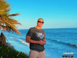 Jean-Claude Van Damme Instagram - Sending you positive vibes from sunny California 🌴😎👋🏼#jcvd #California #positivity