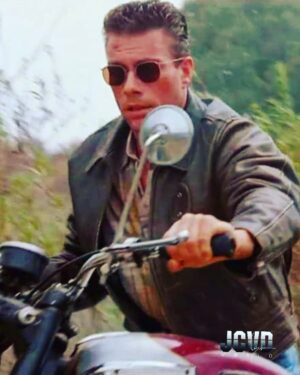 Jean-Claude Van Damme Instagram - #NowhereToRun #VANDAMME #JCVD #FBF #JCVDFBF #flashbackfriday 🏍️