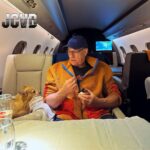 Jean-Claude Van Damme Instagram – On my way too…guess where😉✈️#jcvd#jeanclaudevandamme #plane #travel #fun #friends