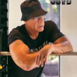Jean-Claude Van Damme Instagram – Good day for me it’s a gym day 💪🏼 How often you are training guys? #jcvd #jeanclaudevandamme #gym #sport #happiness #training