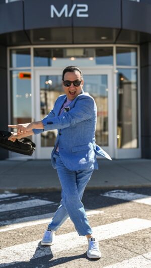 Jean-Marc Généreux Instagram - Vous voulez vous sentir bien de la tête aux pieds…facile: @m2boutiques & @m2generation !!!

Pour Hommes & Femmes, vêtements pour toutes les occasions…my place to shop!!! 

#vetements #solaires #sacs #chaussures and MORE 

Et n’oubliez pas, notre mega concours « re looking » pour un couple !!! Pour participer, vous envoyez votre vidéo à :
info@m2boutiques.com 

📸Thanks @samlacam