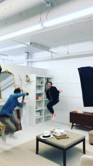 Jean-Marc Généreux Instagram - Aujourd’hui Shooting photo pour @m2boutiques !!! Avec un photographe de ouf!!! ( @samlacam )$$$$!

Hâte de vous montrer tout ça !!!! 
📸 @marcus__focus
