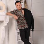 Jean-Marc Généreux Instagram - 💥 JEAN-MARC GÉNÉREUX X M/2 BOUTIQUES 💥 Nous sommes fiers d’annoncer notre collaboration avec le seul et unique Jean-Marc Généreux! Restez à l’affût pour plusieurs suprises! Petit indice: 🎁🐶👕🎉 #ohlalachihuahua 📸 @samlacam M/2 Boutiques Quartier DIX30
