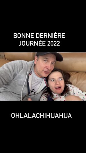 Jean-Marc Généreux Instagram - Avec la Cocotte…Directement du DIVAN…bonne dernière journée 2022 et on se voit de l’autre côté 🙌🏻🙌🏻🙌🏻 Merci Dany & Carole de nous accueillir à votre beau chalet ♥️