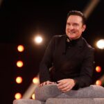 Jean-Marc Généreux Instagram - Êtes-vous prêts pour la grande FINALE de @revolutiontva Saison 4 !!! Les danseur,se,s vont tout donner !!! 🙏🏻 Encourager nos danseur,se,s dans le dernier droit de cette grande épopée…la planète danse va trembler avec la performance de @guillaumecote N’hésitez pas à encourager tous nos artistes….elle,e et il,s le méritent tellement I love my partners in crime @sarahlabrosa @lydiabouchardofficiel @lestwinsoff & @lestwinson Bonne soirée mes ami,e,s Sur @tvareseau Merci 📸 @thierry_du_bois 👔 @m2boutiques Stylisme @emmanuellerochon TVA - Montréal