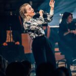 Jeanne Added Instagram - On ne sait pas vous, mais nous on ne s’est toujours pas remis de la création “Sensational Symphony” de Jeanne Added avec l’Orchestre Philharmonique de Radio France, arrangée par Dan Levy 🎻 📻 Pour réécouter les concerts, rendez-vous en bio 📸 @mathieufoucher 🎥 @studiovolume.fr 📣 @radiofrance 🎶 @jeanneadded @philharmoniquederadiofrance @danlevy #HyperweekendFestival #HWF #radiofrance Hyper Weekend Festival