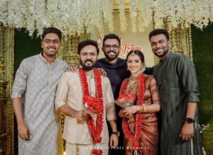 Jeevan Mammen Stephen Instagram - Nammal ❤️😍
.
.
.
.
📸: @motionpictures_weddings 
#family #besties #love #happiness