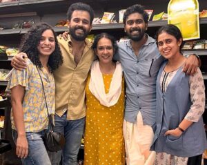 Jeevan Mammen Stephen Instagram - 🤍✨
.
.
.
.
.
.
📸: @rohit_krish 

#behindthescenes #priyapettavanpiyush 
#karikkufresh