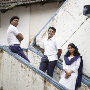 Jeevan Mammen Stephen Instagram - അവരന്നും ഇന്നും ❤️
.
.
.
.
@annu.antony & @kiranviyyath 
.
.
📸: @rohit_krish

#behindthescenes #priyapettavanpiyush #karikku_fresh #friendsforever